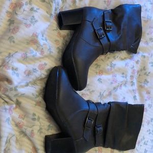 Size 6 dark grey anklet boots